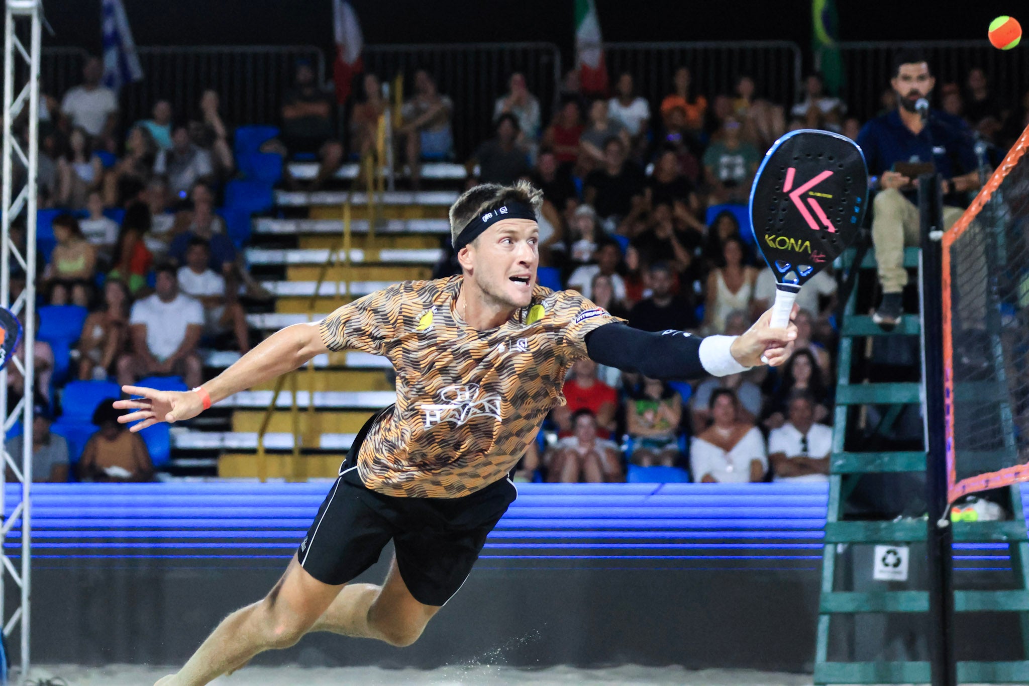 Conheça o Beach Tennis, a mistura do tênis com vôlei de praia