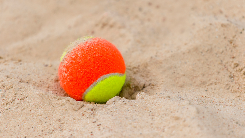 BOLA DE BEACH TENNIS: COMO ESCOLHER A SUA SEM ERRO!
