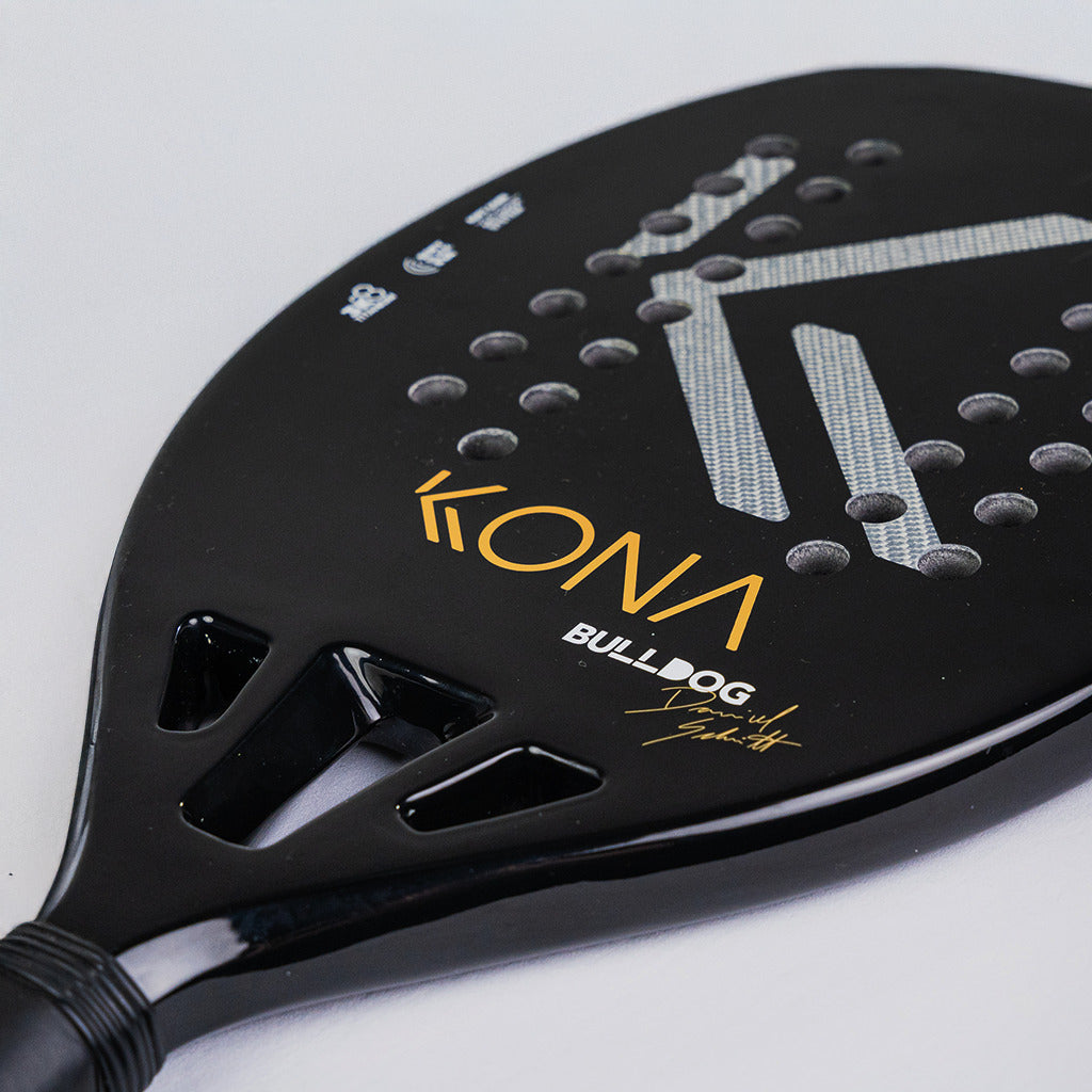 Raquete Beach Tennis Bulldog Titanium 2025 - Daniel Schmitt + Raqueteira Vermelha