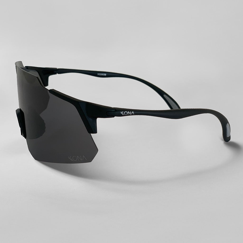 Óculos de Sol Esportivo Kona Rocket Preto e Cinza Lente Cinza