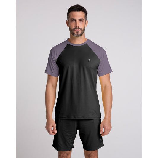 Camiseta Masc Kolors Preto Escudo