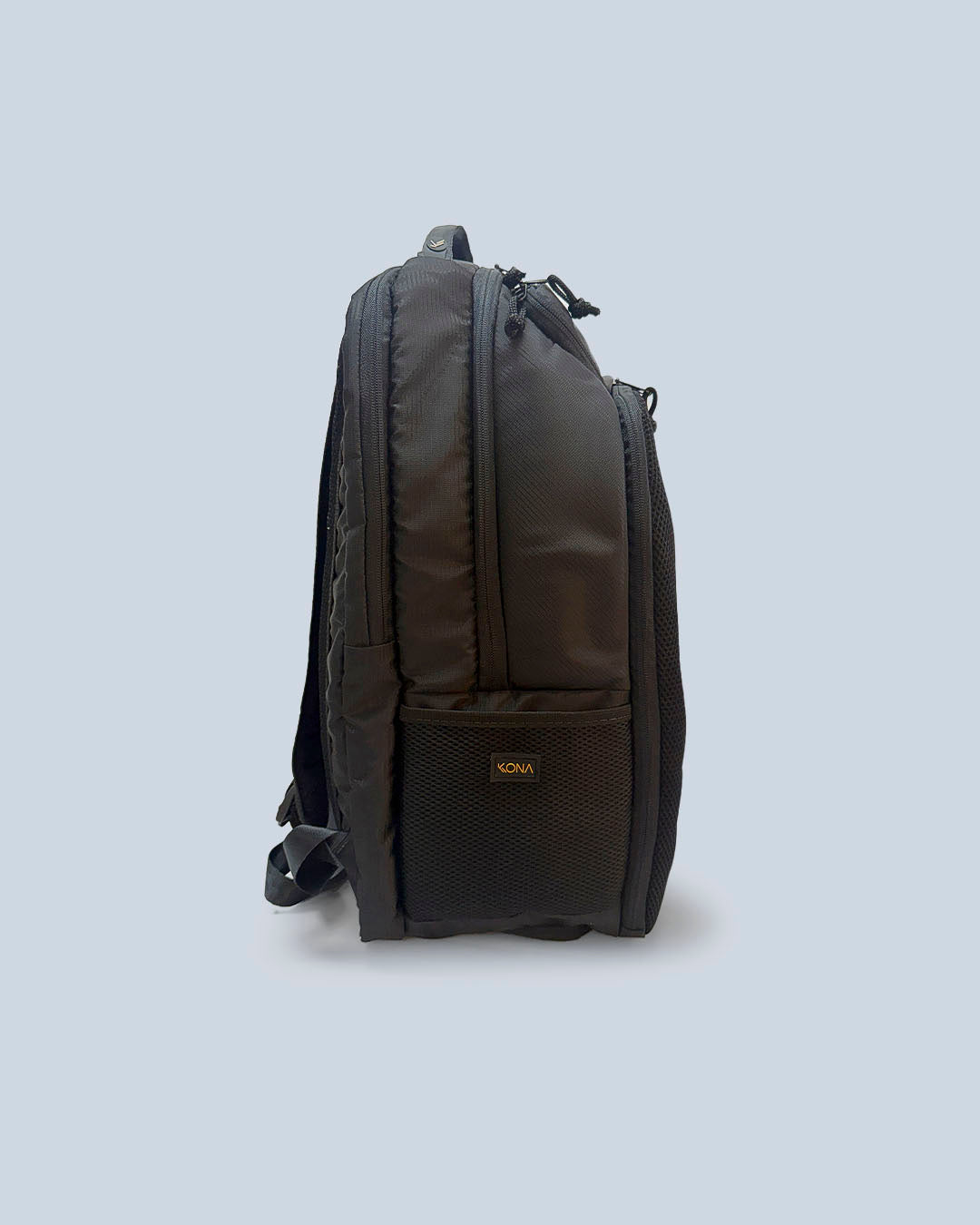 Mochila PRO New Kona  - Preto com Dourado