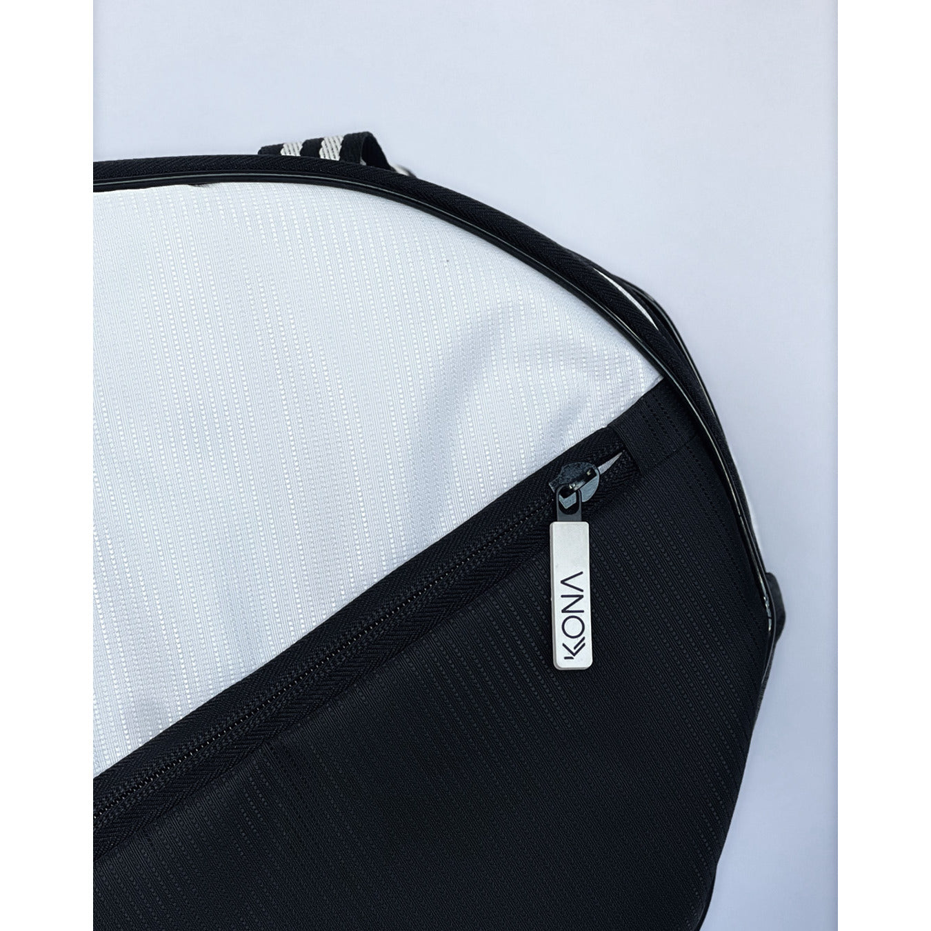 Raqueteira Basic Média Next Collection - Branco/Preto