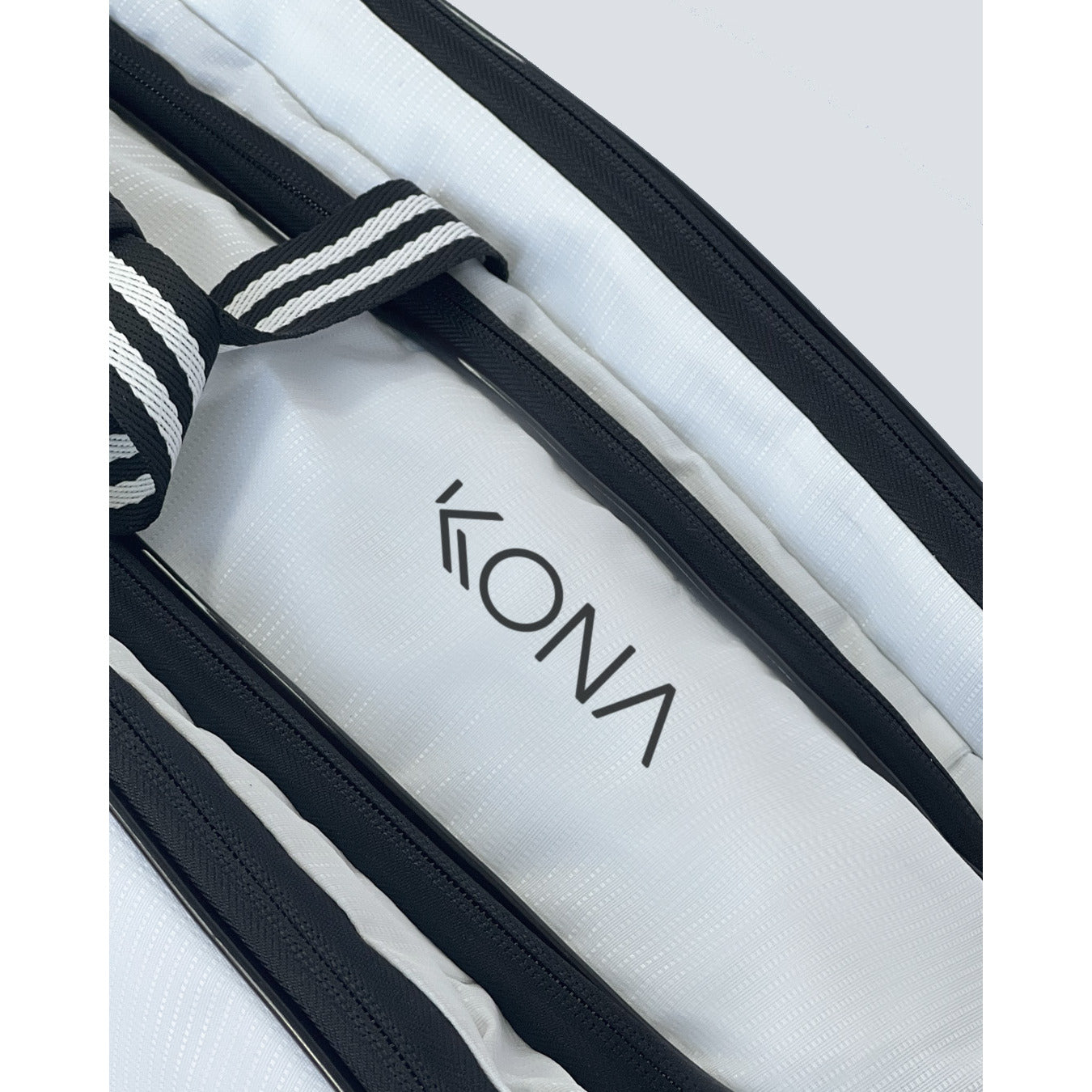 Raqueteira Basic Média Next Collection - Branco/Preto