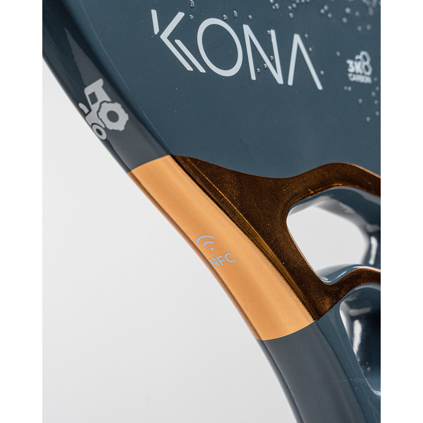 Kona Traktor Gray 2026 - núcleo EVA Extra Soft Black